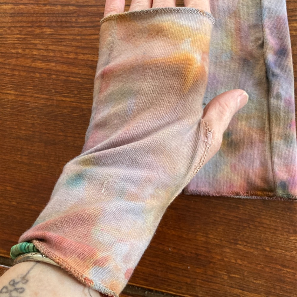 NEW Gaia Conceptions Organic Cotton Ice-Dyed Fingerless Gloves